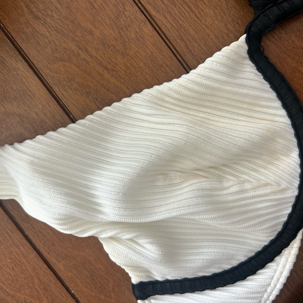 Black and White Bikini Set - Picture 6 of 6